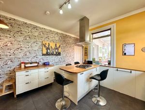 Photo 10- click for photo gallery